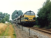 De 5182 mocht op 31 juli 1991 de tweede zinkertstrein van die dag slepen. Hij passeert hierbij het voorsein Av, dat nog in de stand onveilig staat.  Logisch eigenlijk want de seinwachter te Budel had geen enkele controle wanneer een trein uit Neerpelt arriveerde.  De truc was dan ook tien minuten na het vertrek van een trein uit Neerpelt op de uitkijk te gaan staan en dan vliegensvlug de overweg dicht te draaien en het sein open te zetten als de zinkertstrein net voorbij het voorsein de bocht om kwam.